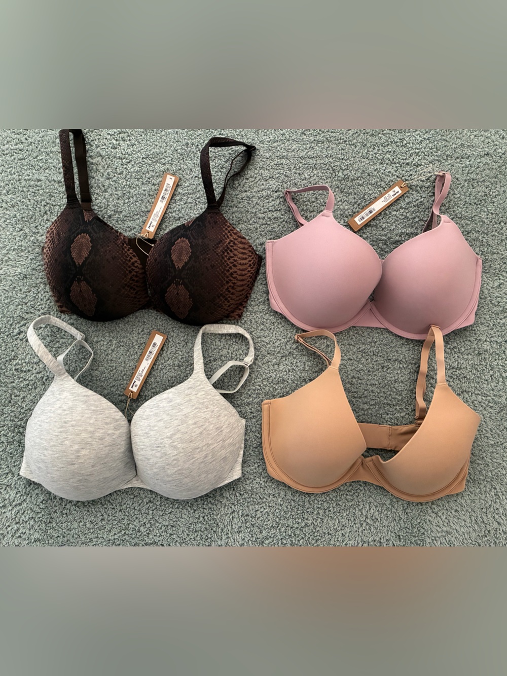 NWT Skims bra bundle 🔥